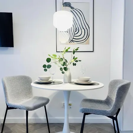 Apartment Kwintesencja Wygody W Centrum By Apartamenty Na Dni Wroclaw Wroclaw